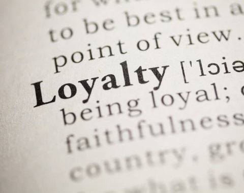 Le mot Loyalty dans un livre