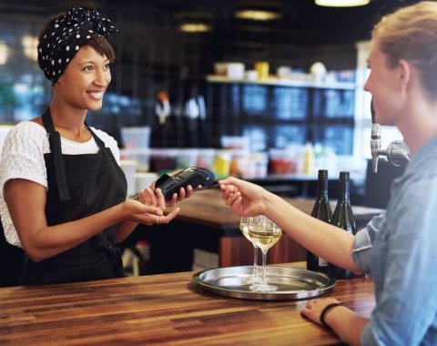 Transaction entre une professionnelle et une clientèle